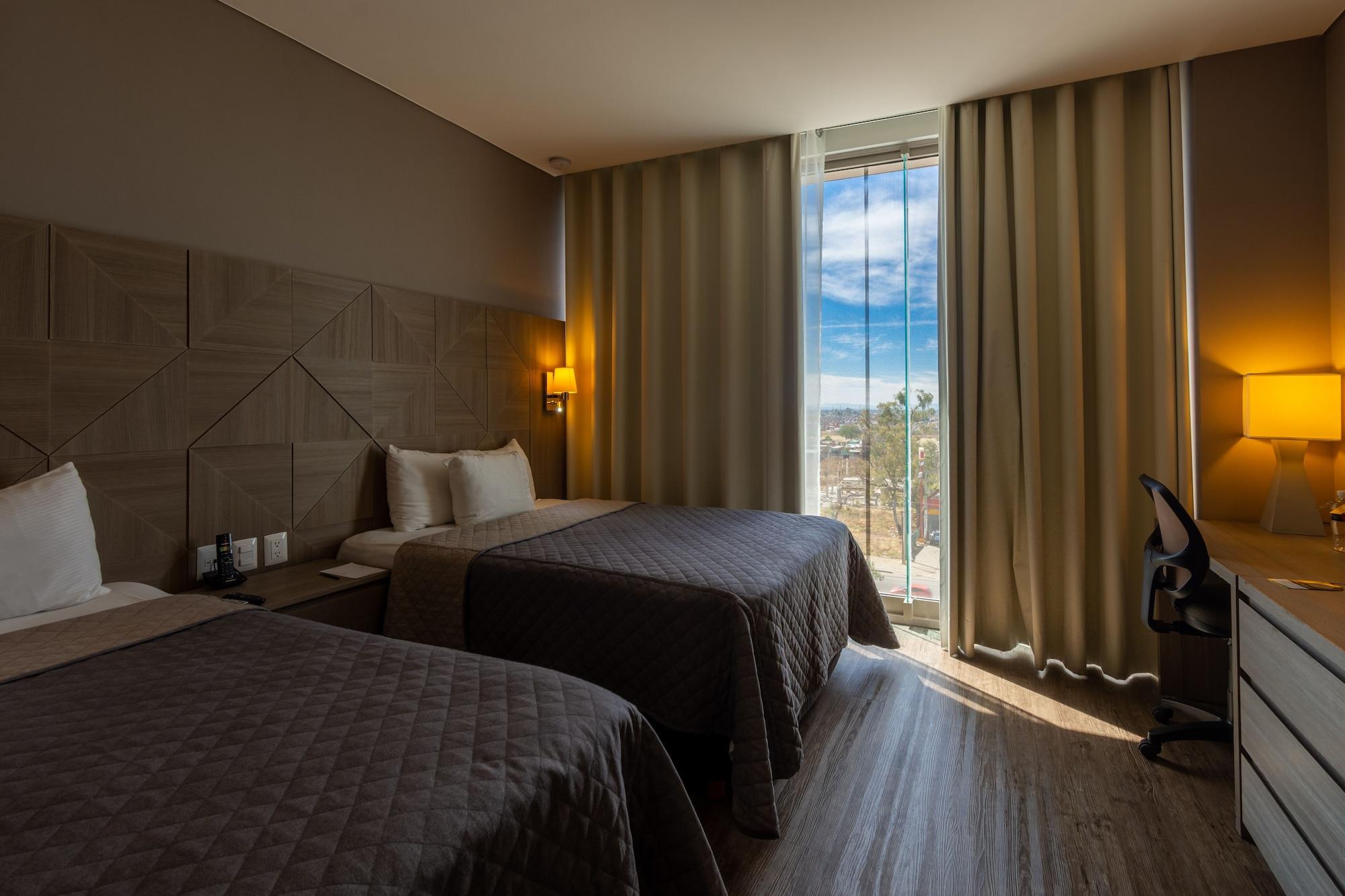 Hotel Glow Point - Mulza León Buitenkant foto