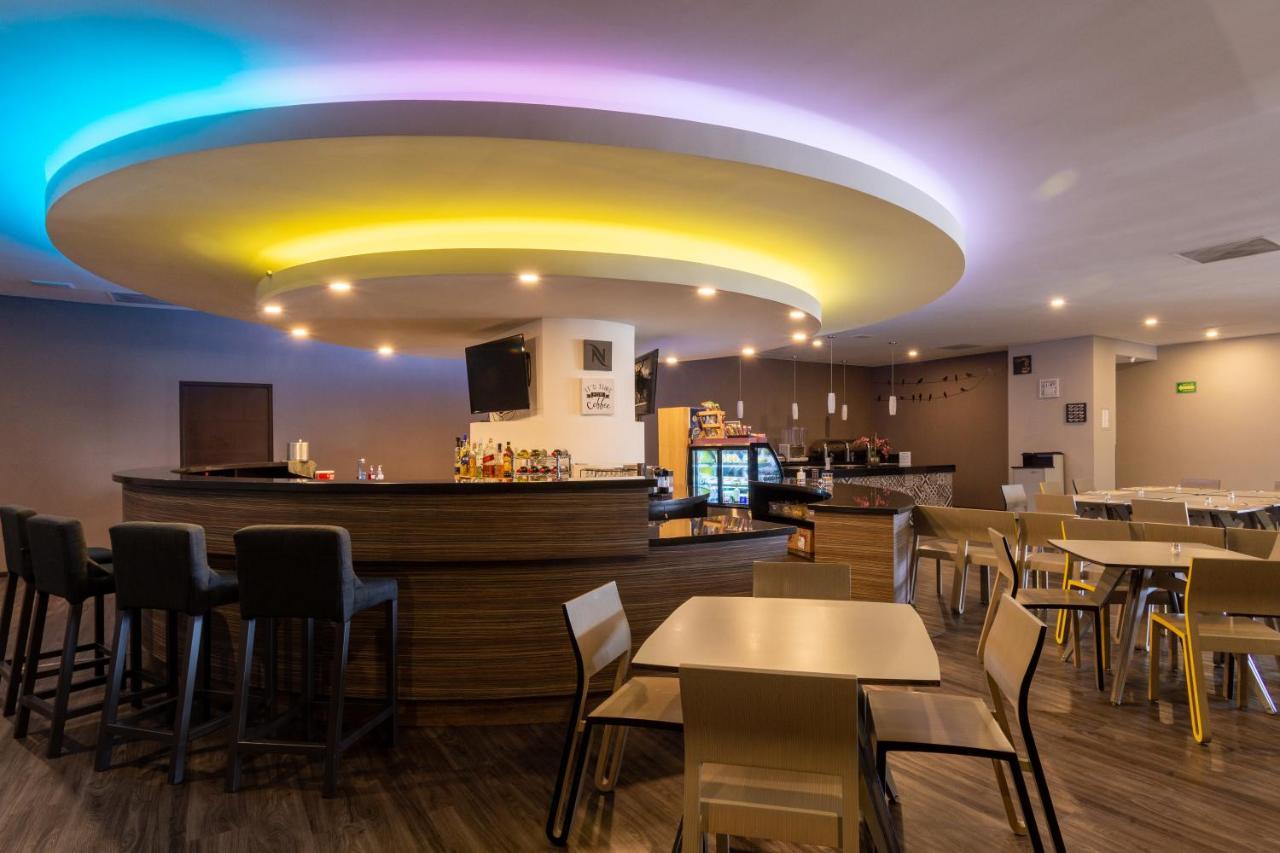 Hotel Glow Point - Mulza León Buitenkant foto