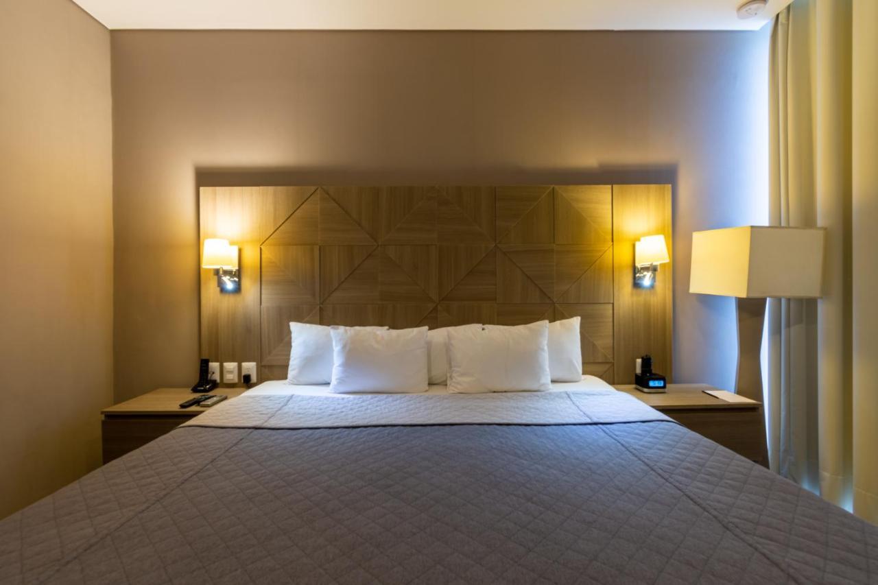Hotel Glow Point - Mulza León Buitenkant foto