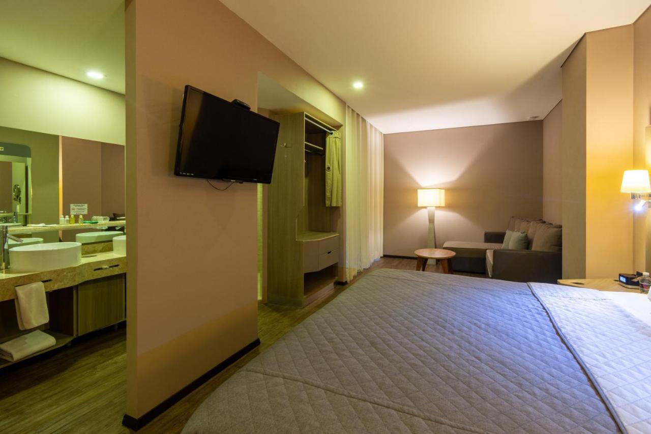 Hotel Glow Point - Mulza León Buitenkant foto